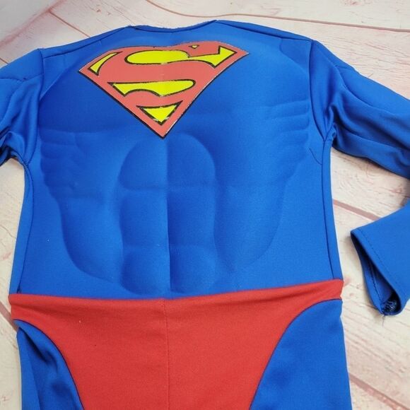 Superman costume 2-4T - Picture 2 of 4